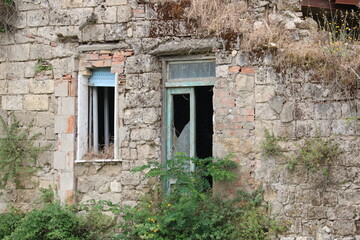 Fototapeta na wymiar Abandoned building in Conza della Campania, Province of Campania, Southern italy. 