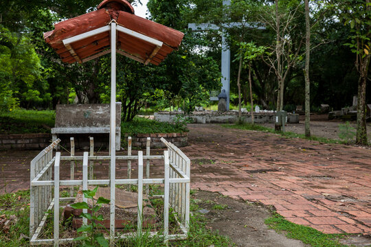 Grave of the Catholic priest Pedro Mar&iacute;a Ram&iacute;rez Ramos killed in 1948 during the Colombian civil war and known as the Armero Martyr