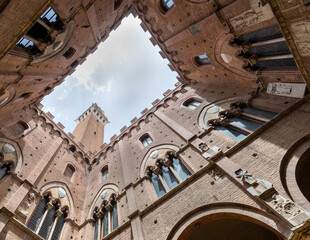 Siena: Torre del Mangia seen from the internal courtyard.