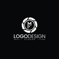 Photography Logo Combined M Letter Camera Sign Logo, Focus Shot Shutter Frame Photography with Initial Letter M Negative Space Logo Design, Modern logomark M icon template vector design
