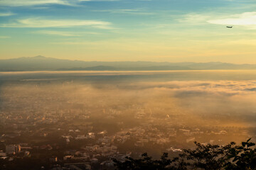 Obraz premium Chiang Mai city view in the early morning at sunrise