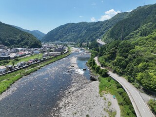 Fototapeta na wymiar 長良川上流の初夏の風景を空撮