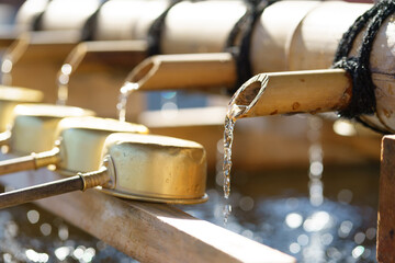 手水舎と柄杓　Chozuya