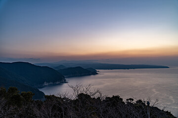 大堂山展望台から見る夜明けの大堂海岸