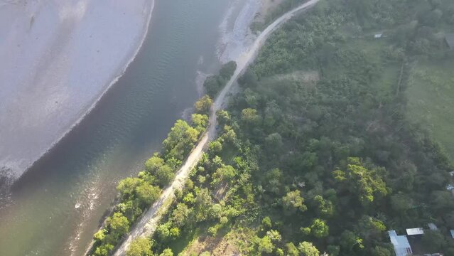 UNI&Oacute;N DE DOS RIOS MONZON Y HUALLAGA EN LA CIUDAD DE TINGO MARIA 