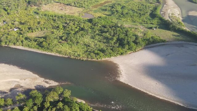 UNI&Oacute;N DE DOS RIOS MONZON Y HUALLAGA EN LA CIUDAD DE TINGO MARIA 