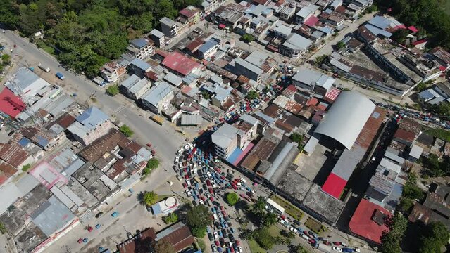 PANEO DE TRAFICO DE CARROS EN TINGO MARIA JUNIO 2022