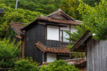 日本の岡山県の吹屋のとても美しい町の風景 © 仁 藤原