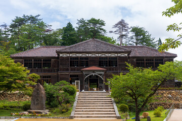 Fototapeta na wymiar 日本の岡山県吹屋の古くて美しい学校
