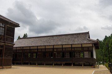 日本の岡山県吹屋の古くて美しい学校