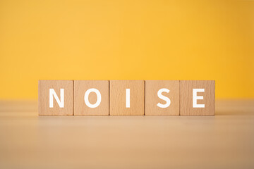 騒音・ノイズのイメージ｜「NOISE」と書かれたブロック