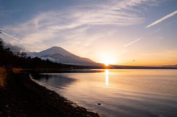 山梨　山中湖と富士山