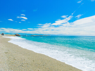 【夏】青空の下の高知県の桂浜の海