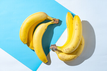 夏の爽やかなバナナ - obrazy, fototapety, plakaty