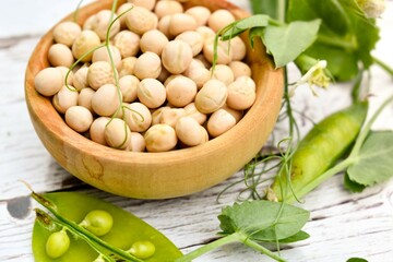 green peas in a bowl raw yellow beauty pod healhty diet