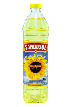 1 Flasche Sandusol Sonnenblumenöl auf weissem Hintergrund