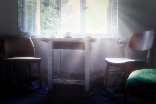 Verlassender Ort - Grusselig - Verlassener Ort - Urbex / Urbexing - Lost Place - Artwork - Creepy - High quality photo