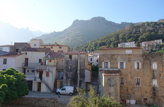 Calenzana Stadt