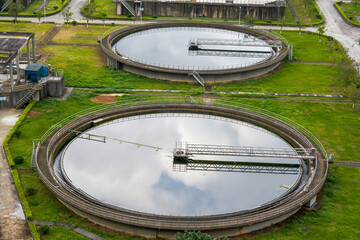Various facilities and sedimentation tanks in sewage treatment plants