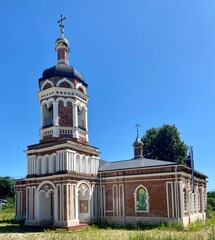Obraz premium Christmas Church in the village of the Moscow region, Russia