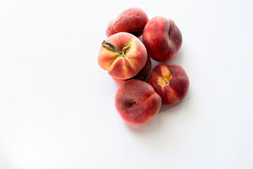 organic and juicy, under-produced tomato peach. It is a fruit with a wonderful smell, which is low in production.