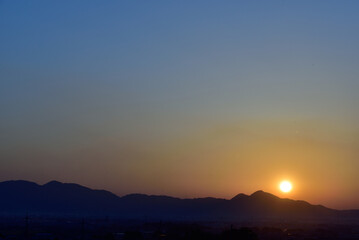 二上山への落日