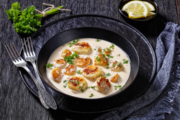 scallops with white wine cream sauce, top view