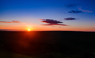 Fototapeta na wymiar sunrise over the hills