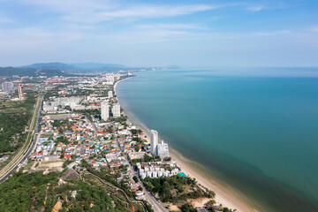 Fototapeta na wymiar Hua Hin is a well known city with a welcoming atmosphere, surrounded by beautiful mountains and seascapes captured by a drone.