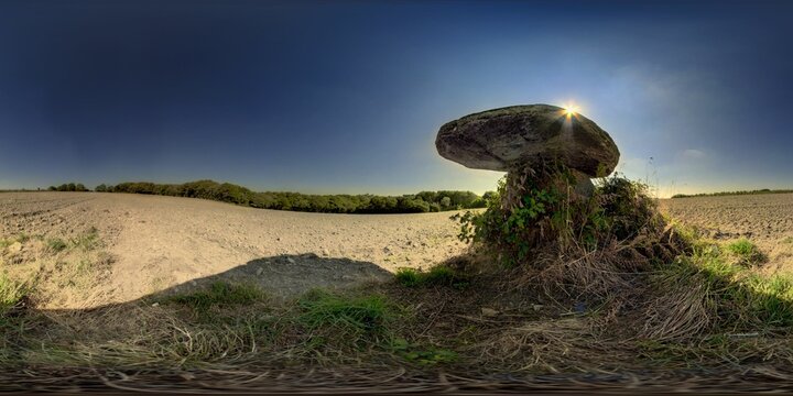 Peumerit, Pays Bigouden, dolmen de penquelenec, monument historique