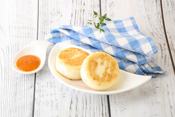 Baked cheesecakes with fruit jam