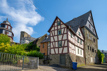 Stadt Runkel an der Lahn in Hessen Fluß Burg Blauer Himmel Mittelalter