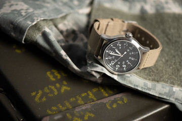 military style men wristwatch