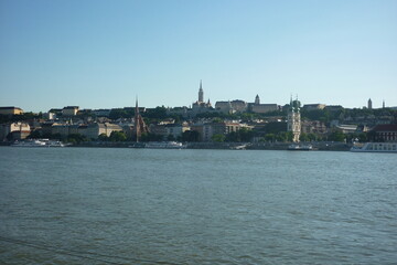 Budapest: panoramic view towards Buda from the Danube. (Hungary)