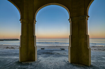 Fototapeta na wymiar Cottesloe Beach arches