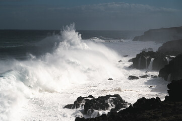 Austral ocean swell - waves crashing on the rocks