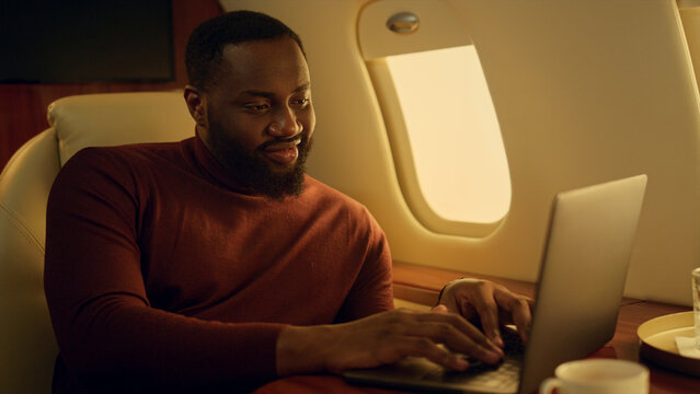 "Sending Email" Images – Browse 551 Stock Photos, Vectors, and Video ...
