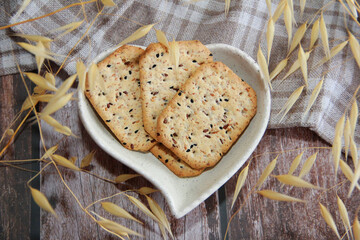 dry diet crunchy crackers with black cumin seeds and quinoa
