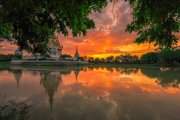Obraz premium Wat Thung Setthi is one of the most beautiful sculptures in Thailand, Tambon Phra Lap, Amphoe Mueang Khon Kaen, Changwat Khon Kaen, Thailand.