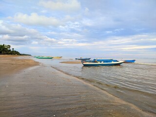 Fototapeta premium boat on the beach