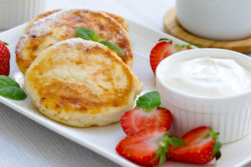 cottage sheese pancakes with fresh strawberries