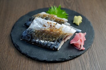 炙りしめ鯖