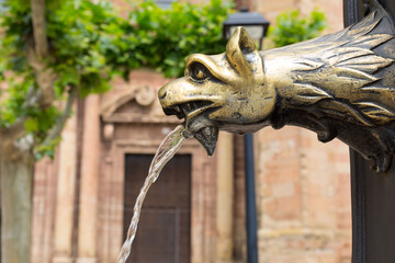 Metal spout for classic fountain with animal shape