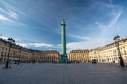 La colonne Vend&ocirc;me sur la place Vend&ocirc;me, &agrave; Paris