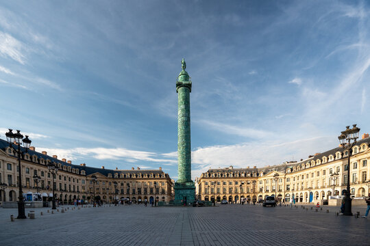 La colonne Vend&ocirc;me sur la place Vend&ocirc;me, &agrave; Paris