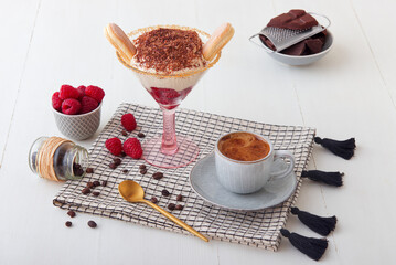 Quick and easy homemade raspberry tiramisu for unexpected visit, sweet no bake cheesecake style...