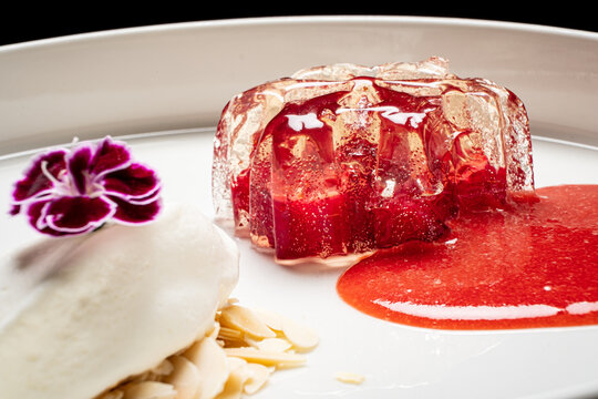 champagne jelly with fresh raspberries