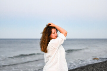 Fototapeta na wymiar woman on the beach