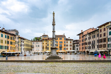 Fototapeta premium Piazza Giacomo Matteott in Udine