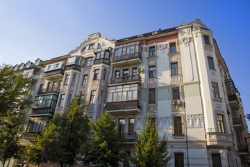 Fototapeta na wymiar Beautiful old building in downtown in Kyiv, Ukraine